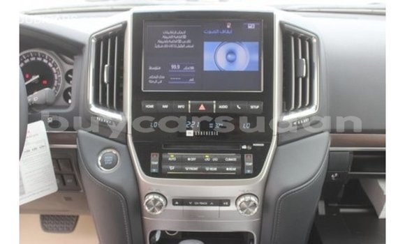 Buy Import Toyota Land Cruiser White Car in Import - Dubai in Al Jazirah State Buy Import Toyota Land Cruiser White Car in Import - Dubai in Al Jazirah State