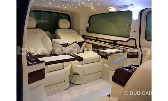 Acheter Import Voiture Mercedes-Benz 250 Noir à Import - Dubai, État d'Al Jazirah Acheter Import Voiture Mercedes-Benz 250 Noir à Import - Dubai, État d'Al Jazirah