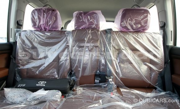 Acheter Import Voiture Toyota Land Cruiser Noir à Import - Dubai, État d'Al Jazirah Acheter Import Voiture Toyota Land Cruiser Noir à Import - Dubai, État d'Al Jazirah
