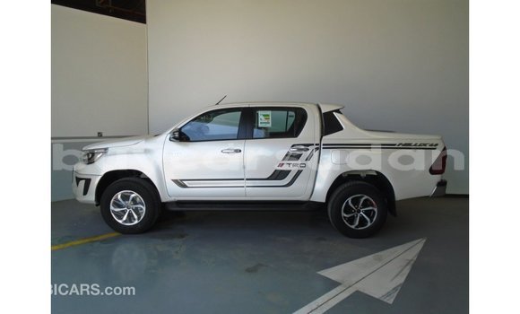 Buy Import Toyota Hilux White Car in Import - Dubai in Al Jazirah State Buy Import Toyota Hilux White Car in Import - Dubai in Al Jazirah State