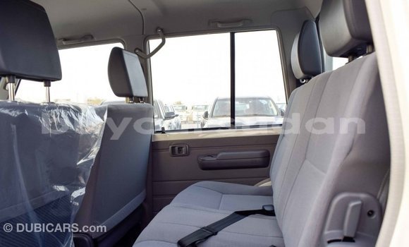 Buy Import Toyota Land Cruiser White Car in Import - Dubai in Al Jazirah State Buy Import Toyota Land Cruiser White Car in Import - Dubai in Al Jazirah State