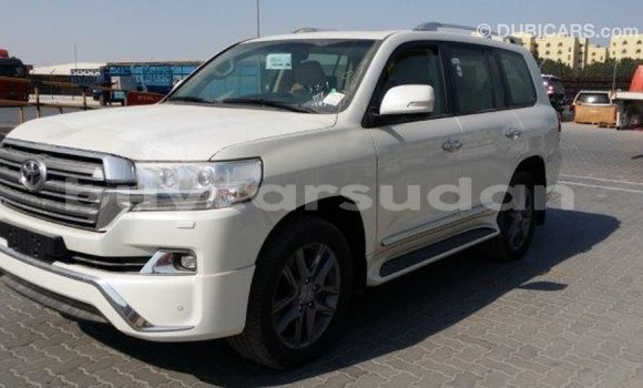 Buy Import Toyota Land Cruiser White Car in Import - Dubai in Al Jazirah State Buy Import Toyota Land Cruiser White Car in Import - Dubai in Al Jazirah State