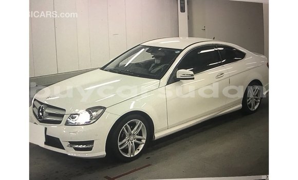 Buy Import Mercedes-Benz 190 White Car in Import - Dubai in Al Jazirah State Buy Import Mercedes-Benz 190 White Car in Import - Dubai in Al Jazirah State