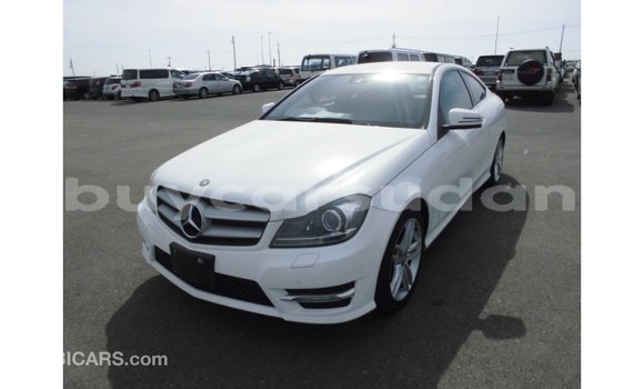 Buy Import Mercedes-Benz 190 White Car in Import - Dubai in Al Jazirah State Buy Import Mercedes-Benz 190 White Car in Import - Dubai in Al Jazirah State