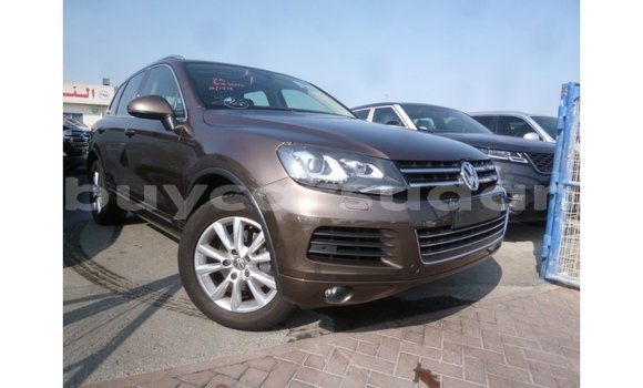 Buy Import Volkswagen Touareg Brown Car in Import - Dubai in Al Jazirah State