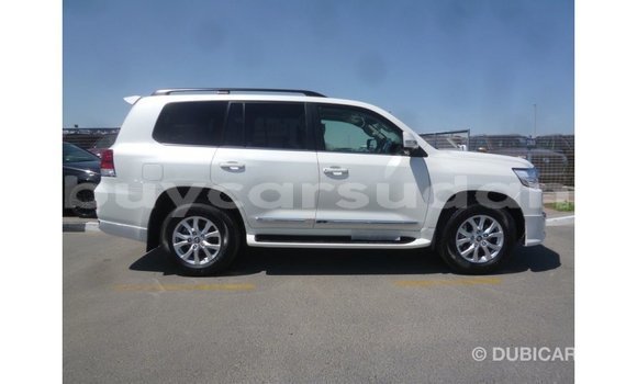 Buy Import Toyota Land Cruiser White Car in Import - Dubai in Al Jazirah State Buy Import Toyota Land Cruiser White Car in Import - Dubai in Al Jazirah State