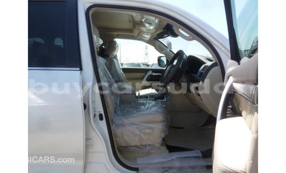 Buy Import Toyota Land Cruiser White Car in Import - Dubai in Al Jazirah State Buy Import Toyota Land Cruiser White Car in Import - Dubai in Al Jazirah State