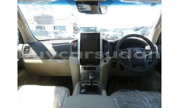 Buy Import Toyota Land Cruiser White Car in Import - Dubai in Al Jazirah State Buy Import Toyota Land Cruiser White Car in Import - Dubai in Al Jazirah State