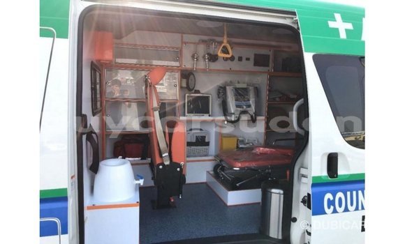 Buy Import Toyota Hiace White Car in Import - Dubai in Al Jazirah State Buy Import Toyota Hiace White Car in Import - Dubai in Al Jazirah State