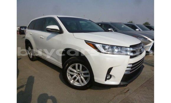 Acheter Import Voiture Toyota Kluger Blanc à Import - Dubai, État d'Al Jazirah Acheter Import Voiture Toyota Kluger Blanc à Import - Dubai, État d'Al Jazirah