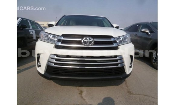 Acheter Import Voiture Toyota Kluger Blanc à Import - Dubai, État d'Al Jazirah Acheter Import Voiture Toyota Kluger Blanc à Import - Dubai, État d'Al Jazirah