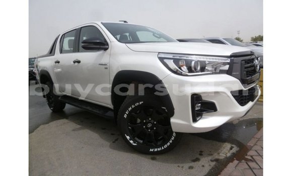 Buy Import Toyota Hilux White Car in Import - Dubai in Al Jazirah State Buy Import Toyota Hilux White Car in Import - Dubai in Al Jazirah State