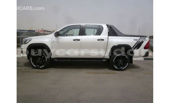 Buy Import Toyota Hilux White Car in Import - Dubai in Al Jazirah State Buy Import Toyota Hilux White Car in Import - Dubai in Al Jazirah State