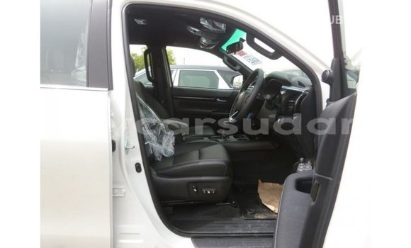Buy Import Toyota Hilux White Car in Import - Dubai in Al Jazirah State Buy Import Toyota Hilux White Car in Import - Dubai in Al Jazirah State