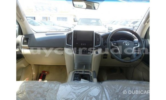 Buy Import Toyota Land Cruiser White Car in Import - Dubai in Al Jazirah State Buy Import Toyota Land Cruiser White Car in Import - Dubai in Al Jazirah State