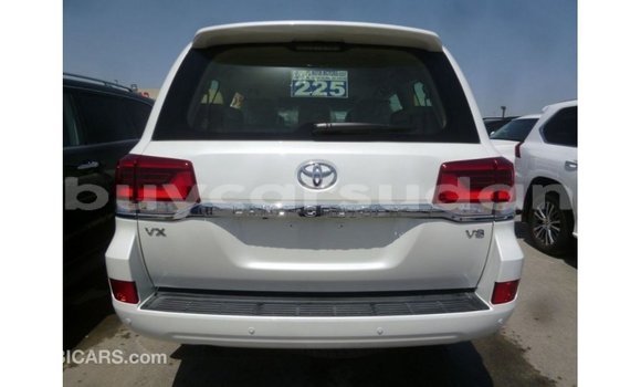 Buy Import Toyota Land Cruiser White Car in Import - Dubai in Al Jazirah State Buy Import Toyota Land Cruiser White Car in Import - Dubai in Al Jazirah State