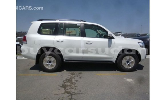 Buy Import Toyota Land Cruiser White Car in Import - Dubai in Al Jazirah State Buy Import Toyota Land Cruiser White Car in Import - Dubai in Al Jazirah State
