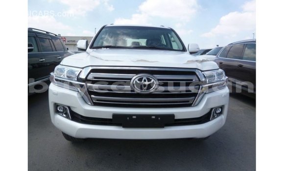 Buy Import Toyota Land Cruiser White Car in Import - Dubai in Al Jazirah State Buy Import Toyota Land Cruiser White Car in Import - Dubai in Al Jazirah State
