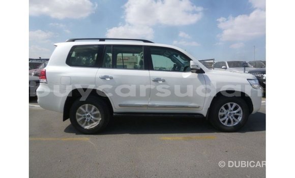 Buy Import Toyota Land Cruiser White Car in Import - Dubai in Al Jazirah State Buy Import Toyota Land Cruiser White Car in Import - Dubai in Al Jazirah State