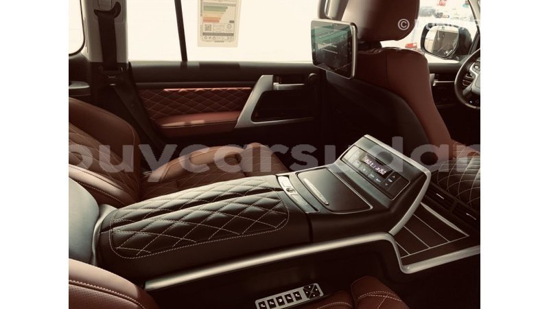 Big with watermark 9ee0039b f69b 4ba8 a570 bcd56559ca67