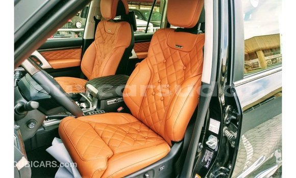 Acheter Import Voiture Toyota Land Cruiser Noir à Import - Dubai, État d'Al Jazirah Acheter Import Voiture Toyota Land Cruiser Noir à Import - Dubai, État d'Al Jazirah