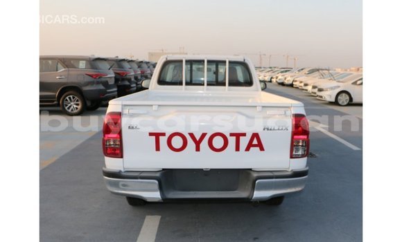 Buy Import Toyota Hilux White Car in Import - Dubai in Al Jazirah State Buy Import Toyota Hilux White Car in Import - Dubai in Al Jazirah State
