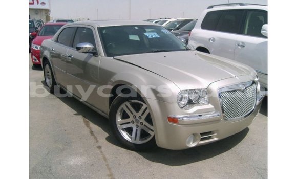 Buy Import Chrysler 300 Beige Car in Import - Dubai in Al Jazirah State