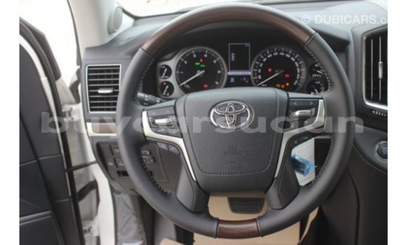 Buy Import Toyota Land Cruiser White Car in Import - Dubai in Al Jazirah State Buy Import Toyota Land Cruiser White Car in Import - Dubai in Al Jazirah State