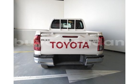Acheter Import Voiture Toyota Hilux Blanc à Import - Dubai, État d'Al Jazirah Acheter Import Voiture Toyota Hilux Blanc à Import - Dubai, État d'Al Jazirah