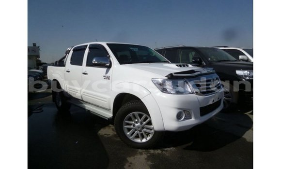 Buy Import Toyota Hilux White Car in Import - Dubai in Al Jazirah State Buy Import Toyota Hilux White Car in Import - Dubai in Al Jazirah State