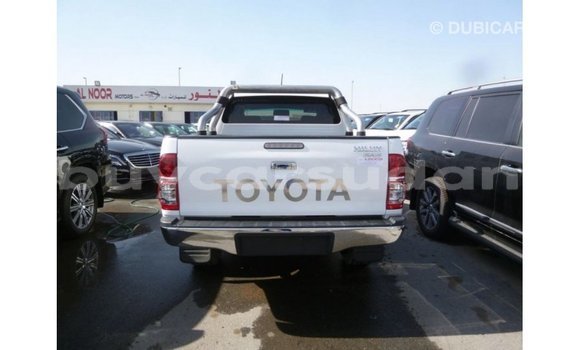 Buy Import Toyota Hilux White Car in Import - Dubai in Al Jazirah State Buy Import Toyota Hilux White Car in Import - Dubai in Al Jazirah State