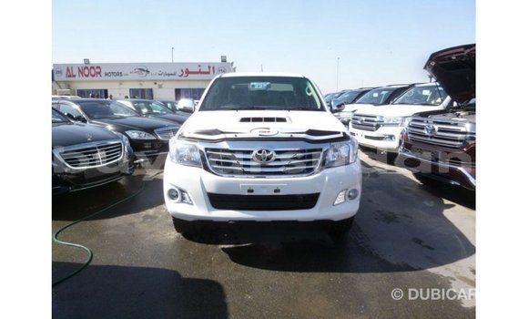 Buy Import Toyota Hilux White Car in Import - Dubai in Al Jazirah State Buy Import Toyota Hilux White Car in Import - Dubai in Al Jazirah State