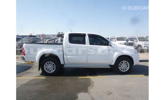 Buy Import Toyota Hilux White Car in Import - Dubai in Al Jazirah State Buy Import Toyota Hilux White Car in Import - Dubai in Al Jazirah State