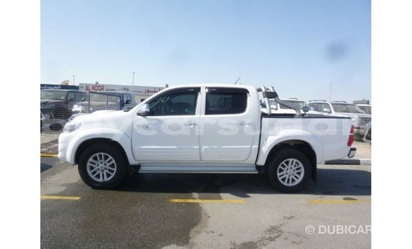 Buy Import Toyota Hilux White Car in Import - Dubai in Al Jazirah State Buy Import Toyota Hilux White Car in Import - Dubai in Al Jazirah State