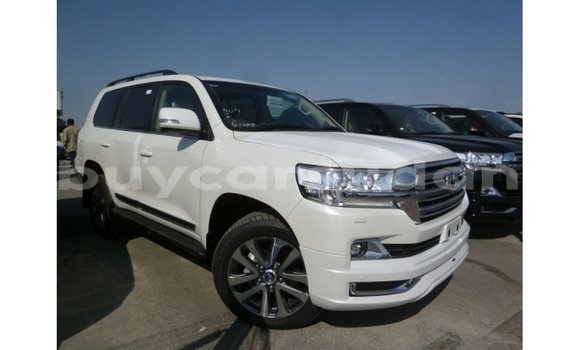Buy Import Toyota Land Cruiser White Car in Import - Dubai in Al Jazirah State Buy Import Toyota Land Cruiser White Car in Import - Dubai in Al Jazirah State
