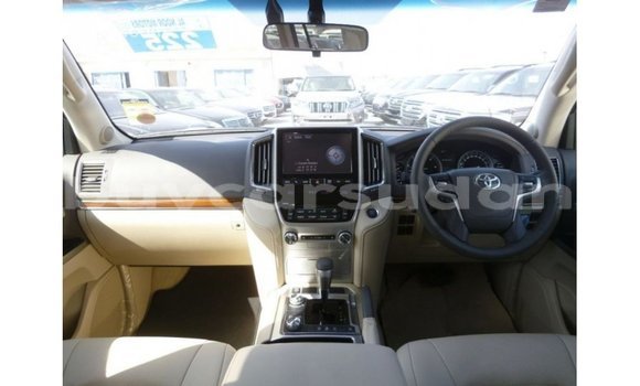 Buy Import Toyota Land Cruiser White Car in Import - Dubai in Al Jazirah State Buy Import Toyota Land Cruiser White Car in Import - Dubai in Al Jazirah State