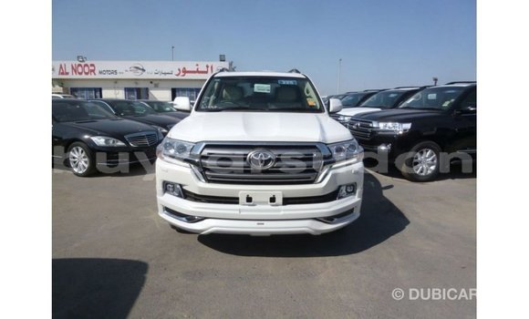 Buy Import Toyota Land Cruiser White Car in Import - Dubai in Al Jazirah State Buy Import Toyota Land Cruiser White Car in Import - Dubai in Al Jazirah State