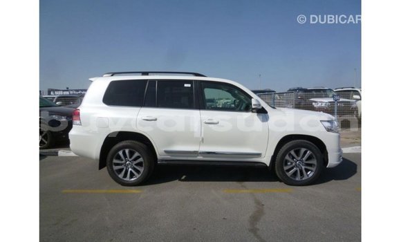 Buy Import Toyota Land Cruiser White Car in Import - Dubai in Al Jazirah State Buy Import Toyota Land Cruiser White Car in Import - Dubai in Al Jazirah State