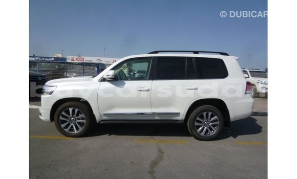 Buy Import Toyota Land Cruiser White Car in Import - Dubai in Al Jazirah State Buy Import Toyota Land Cruiser White Car in Import - Dubai in Al Jazirah State