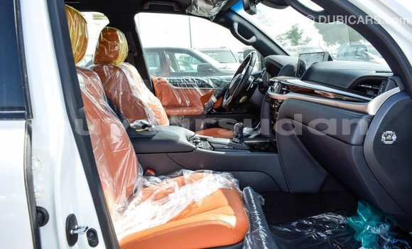 Acheter Import Voiture Lexus LX Blanc à Import - Dubai, État d'Al Jazirah Acheter Import Voiture Lexus LX Blanc à Import - Dubai, État d'Al Jazirah