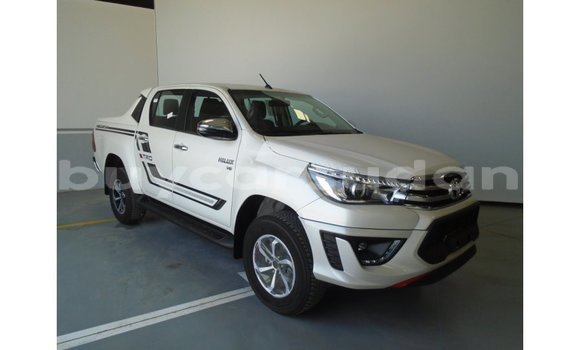 Buy Import Toyota Hilux White Car in Import - Dubai in Al Jazirah State Buy Import Toyota Hilux White Car in Import - Dubai in Al Jazirah State