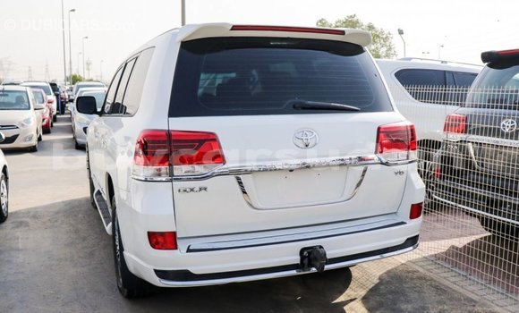 Buy Import Toyota Land Cruiser White Car in Import - Dubai in Al Jazirah State Buy Import Toyota Land Cruiser White Car in Import - Dubai in Al Jazirah State