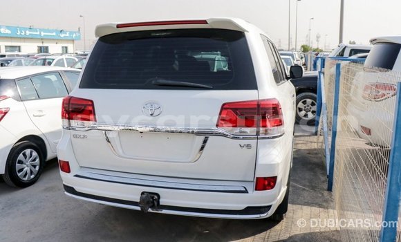 Buy Import Toyota Land Cruiser White Car in Import - Dubai in Al Jazirah State Buy Import Toyota Land Cruiser White Car in Import - Dubai in Al Jazirah State