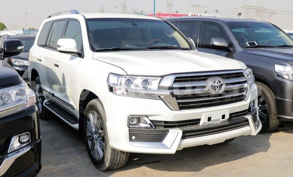 Buy Import Toyota Land Cruiser White Car in Import - Dubai in Al Jazirah State Buy Import Toyota Land Cruiser White Car in Import - Dubai in Al Jazirah State