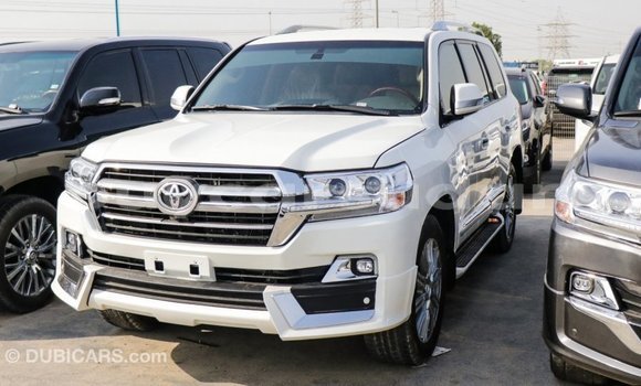 Buy Import Toyota Land Cruiser White Car in Import - Dubai in Al Jazirah State Buy Import Toyota Land Cruiser White Car in Import - Dubai in Al Jazirah State