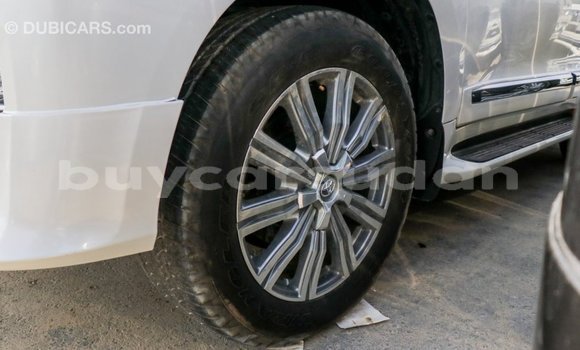 Buy Import Toyota Land Cruiser White Car in Import - Dubai in Al Jazirah State Buy Import Toyota Land Cruiser White Car in Import - Dubai in Al Jazirah State