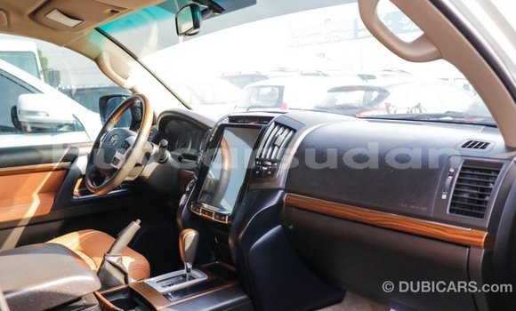 Buy Import Toyota Land Cruiser White Car in Import - Dubai in Al Jazirah State Buy Import Toyota Land Cruiser White Car in Import - Dubai in Al Jazirah State