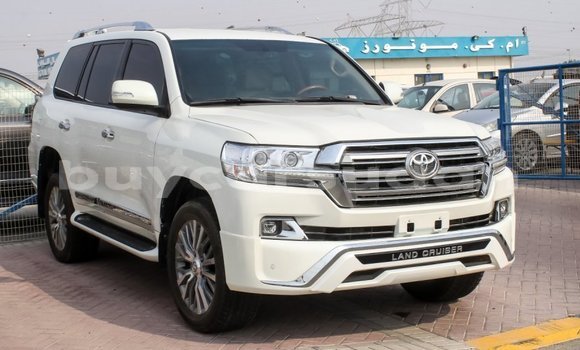 Buy Import Toyota Land Cruiser White Car in Import - Dubai in Al Jazirah State Buy Import Toyota Land Cruiser White Car in Import - Dubai in Al Jazirah State