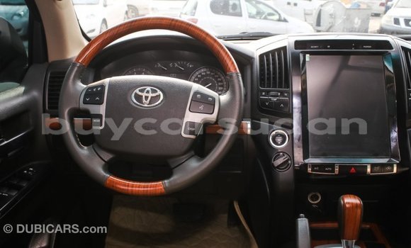 Buy Import Toyota Land Cruiser White Car in Import - Dubai in Al Jazirah State Buy Import Toyota Land Cruiser White Car in Import - Dubai in Al Jazirah State