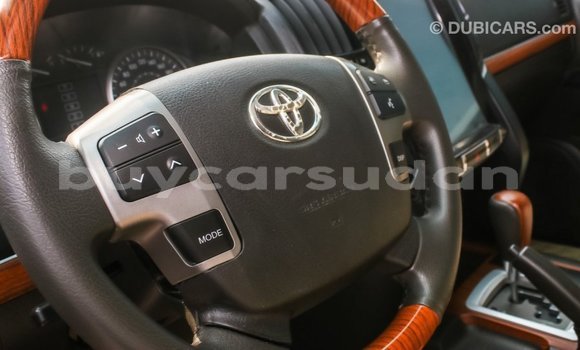 Buy Import Toyota Land Cruiser White Car in Import - Dubai in Al Jazirah State Buy Import Toyota Land Cruiser White Car in Import - Dubai in Al Jazirah State